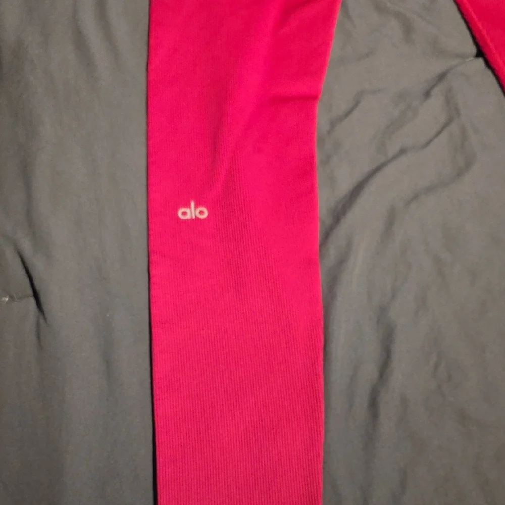 ALO Seamless Leggings In Magenta Crush NWOT